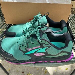 Altra Lone Peak 7 trail running shoes size 13